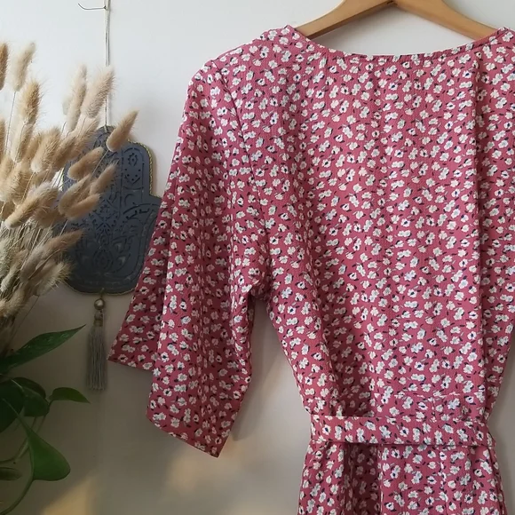 Pink Floral Wrap Dress Charlotte Russe Size Large - Picture 5 of 7